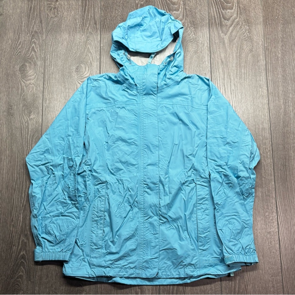 L.L. Bean Sky Blue Hooded Jacket Windbreaker Medium Shell